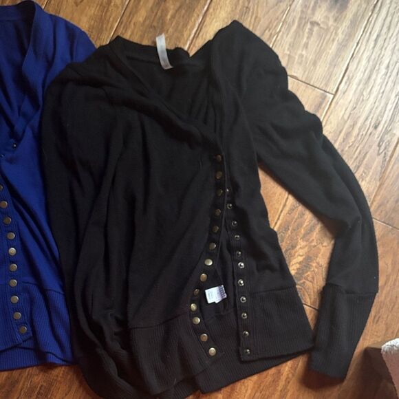 Stylish Cardigan Set in Black, Blue, and Gray - Picture 3 of 12